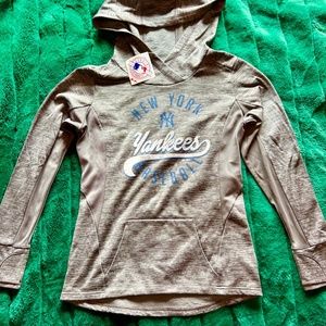 NWT MLB Women's New York Yankees Hoodie Size Medium